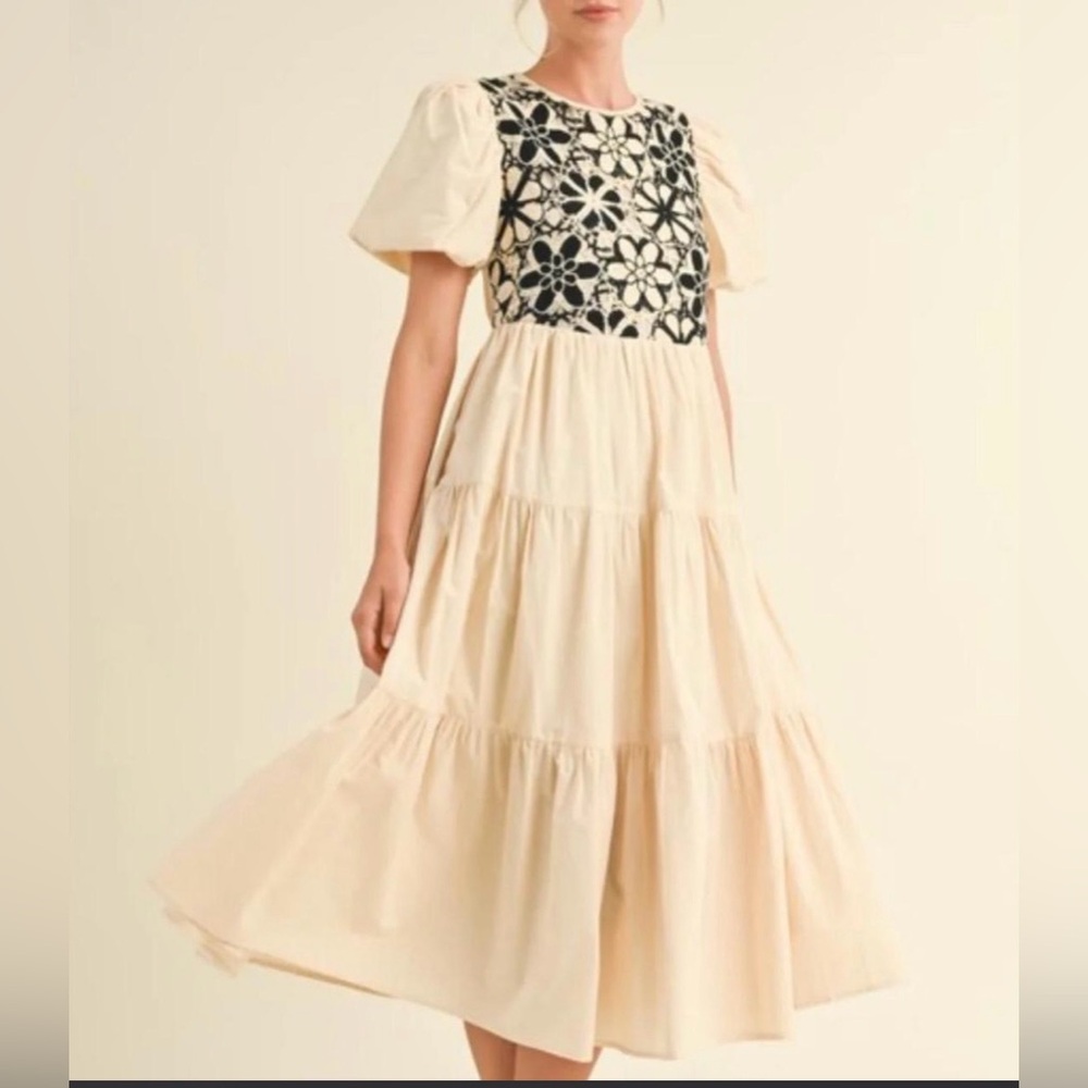 &merci Crochet Midi Dress